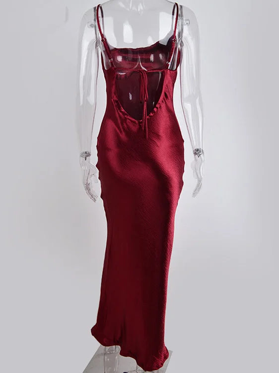 Robe Longue Satin Bretelles Lacets Dos Nu — Soirée Élégante 2026
