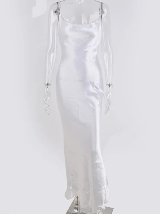 Robe Longue Satin Bretelles Lacets Dos Nu — Soirée Élégante 2026