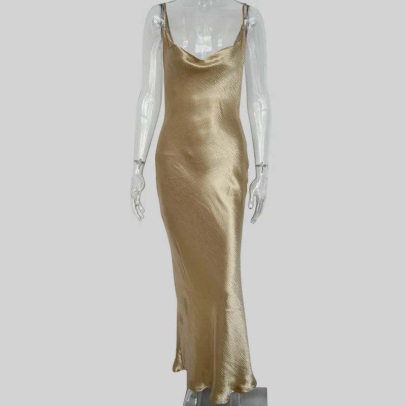 Robe Longue Satin Bretelles Lacets Dos Nu — Soirée Élégante 2026