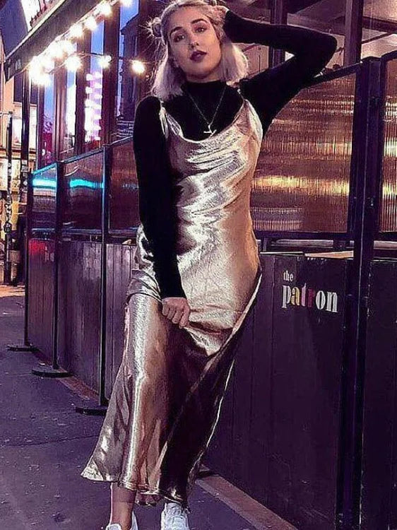 Robe Longue Satin Bretelles Lacets Dos Nu — Soirée Élégante 2026