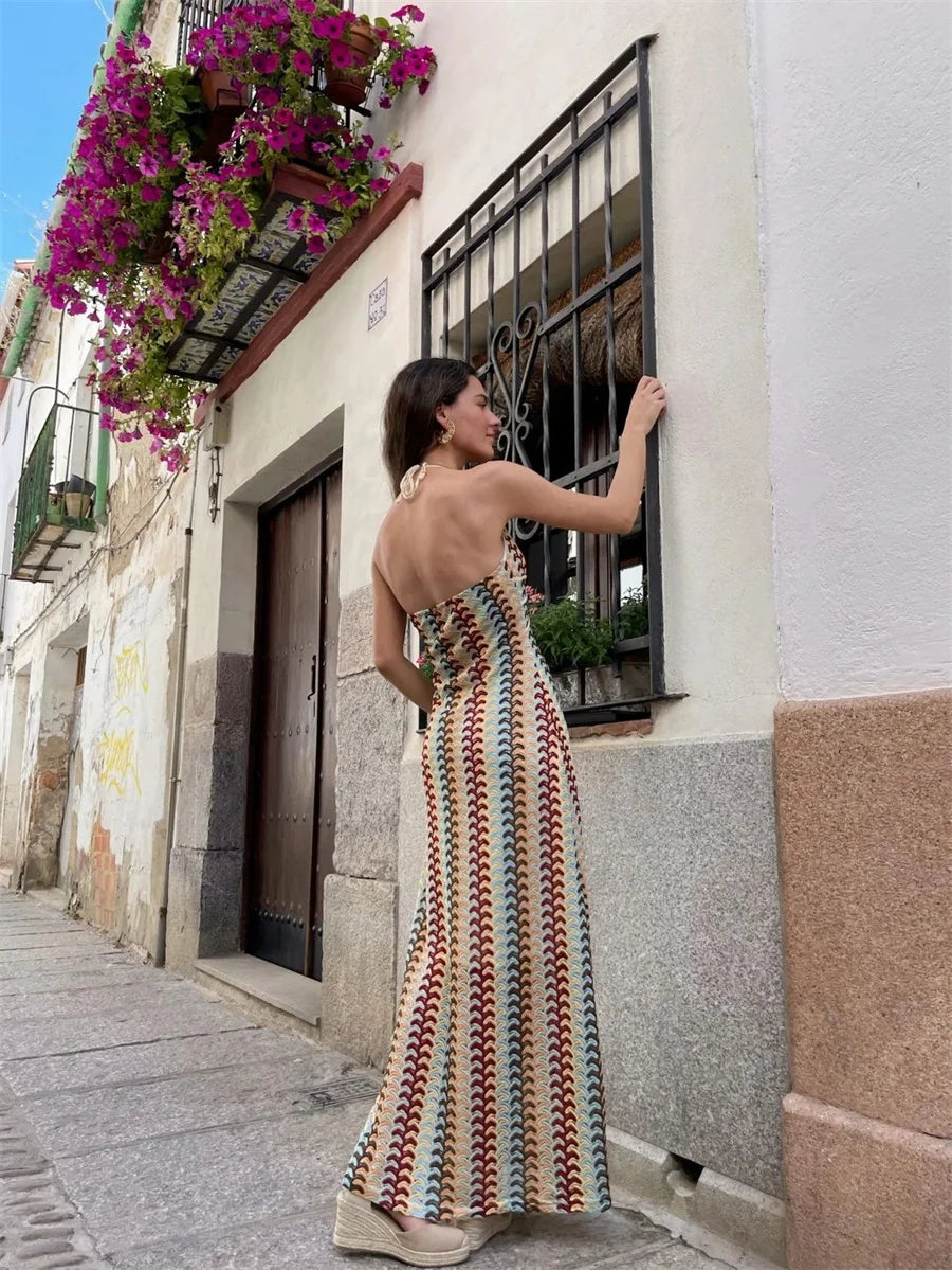 Robe Halter Décolleté V Profond Dos Nu — Soirée & Plage Été 2026