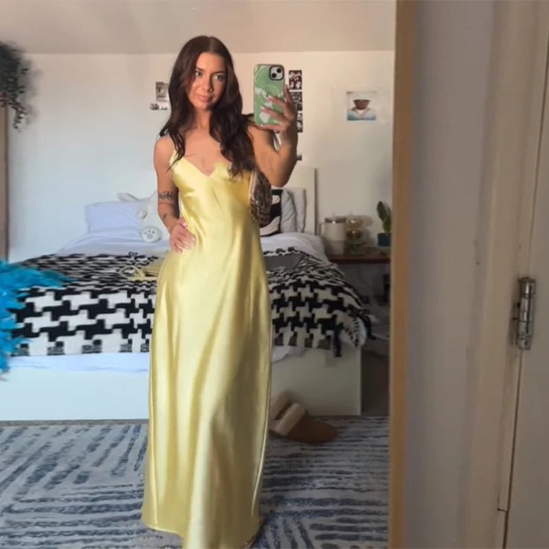 Robe Midi Satin Jaune Beurre — Dîner & Soirée Été 2026