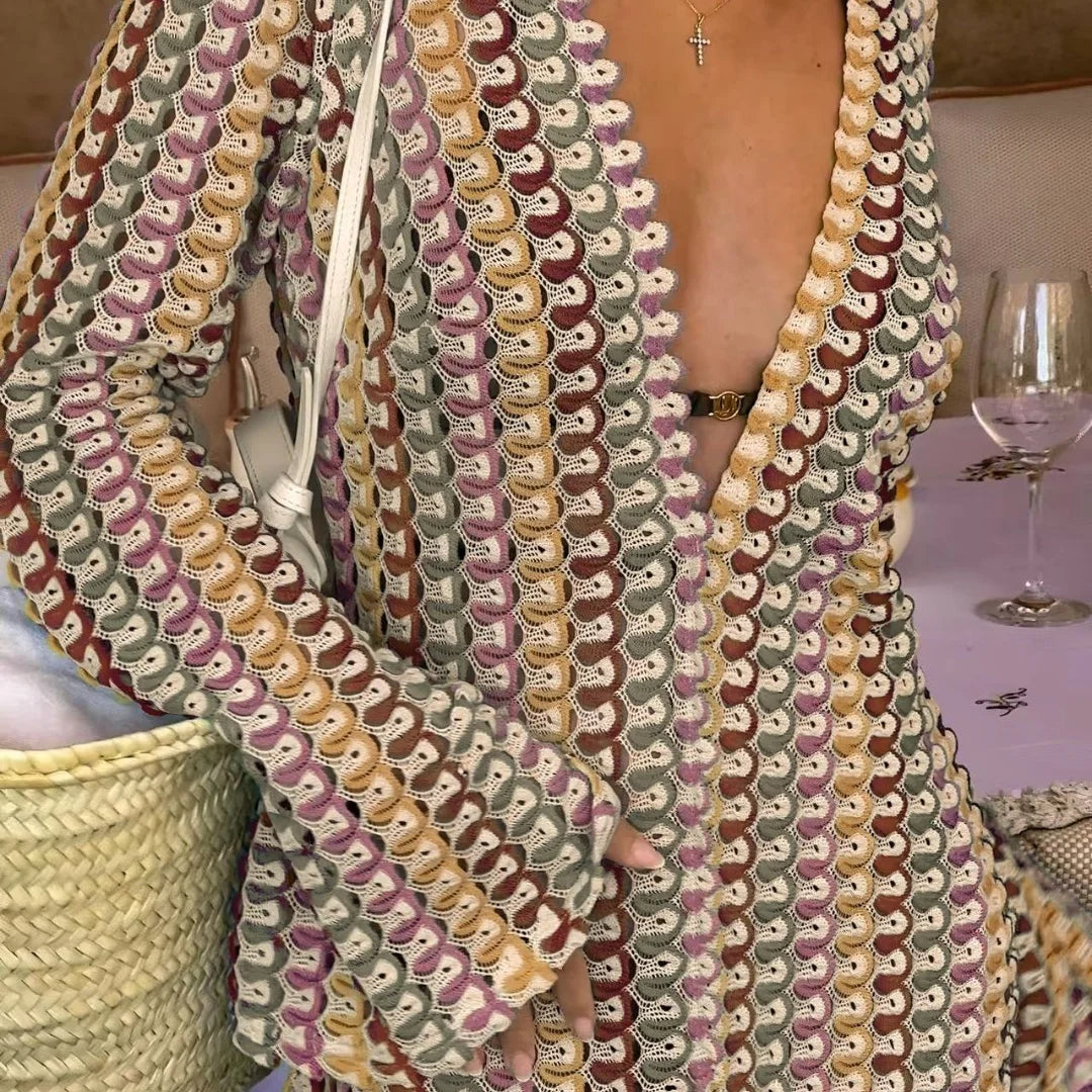 Robe Longue Maxi à Rayures Colorées au Crochet — Décolleté V & Fente Élégante