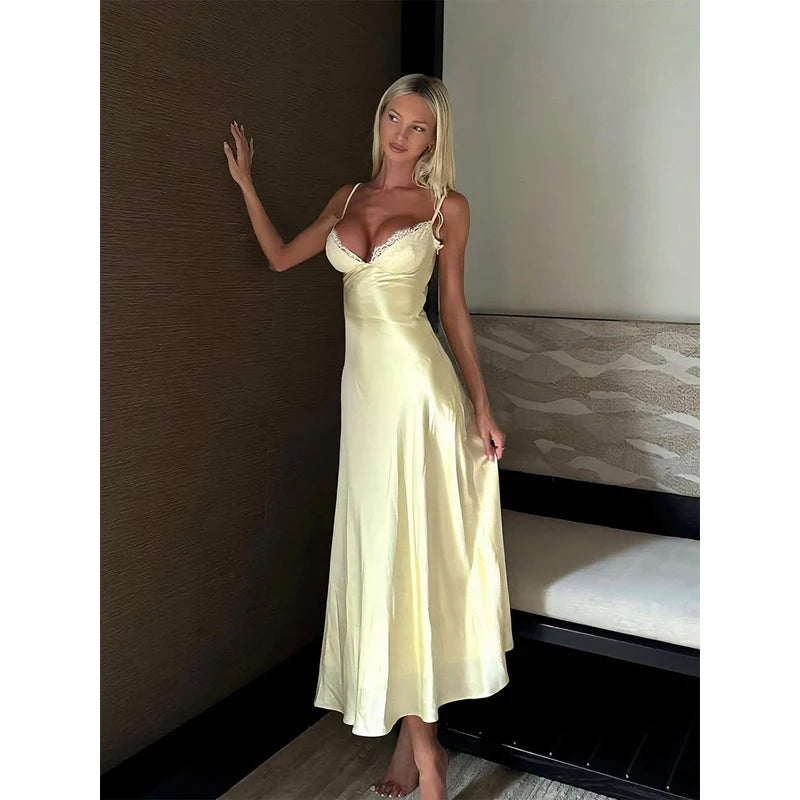 Robe Midi Satin Jaune Beurre — Dîner & Soirée Été 2026