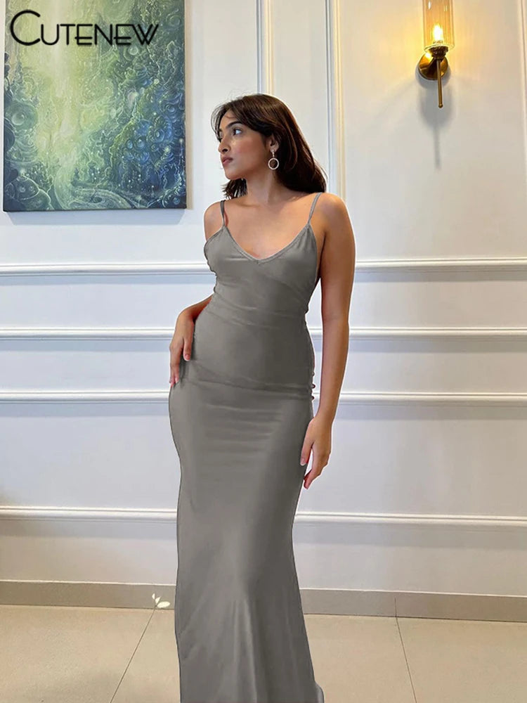 Robe Longue Rouge Brillante Bretelles Dos Nu — Streetwear & Soirée 2026