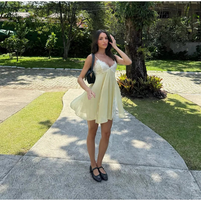 Robe Midi Satin Jaune Beurre — Dîner & Soirée Été 2026