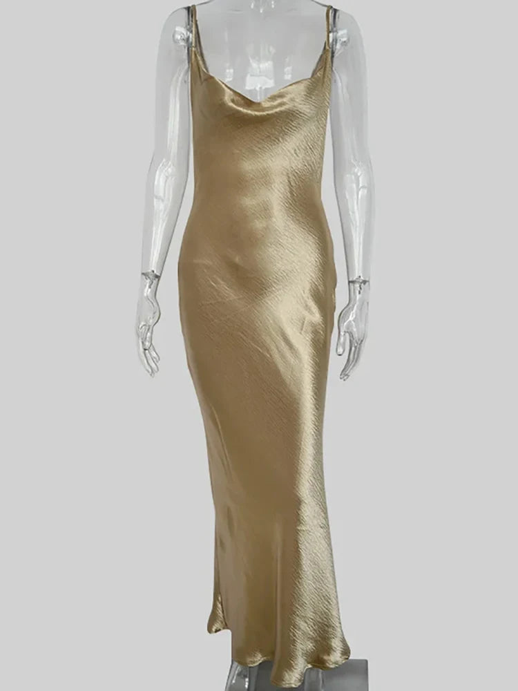 Robe Longue Satin Bretelles Lacets Dos Nu — Soirée Élégante 2026