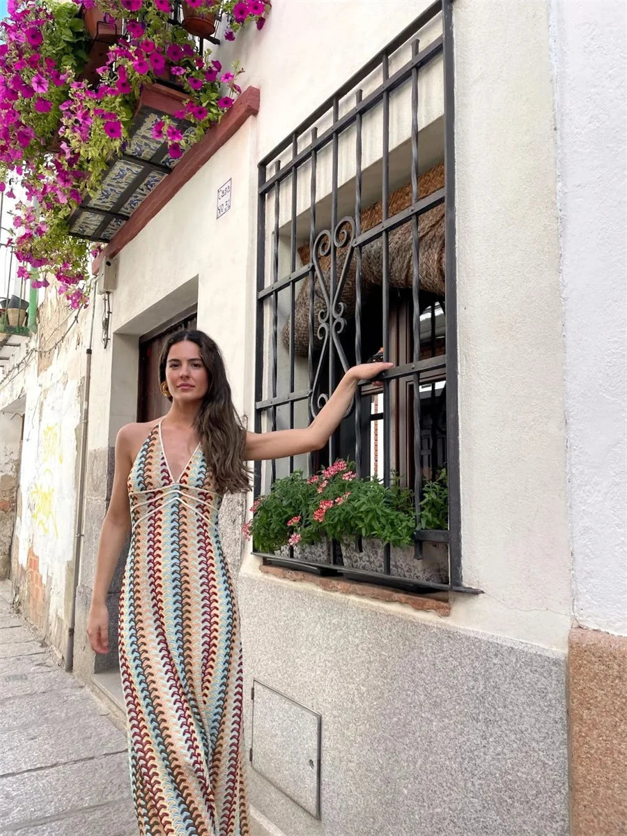 Robe Halter Décolleté V Profond Dos Nu — Soirée & Plage Été 2026