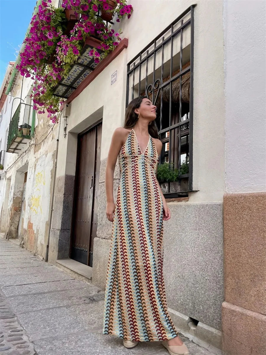 Robe Halter Décolleté V Profond Dos Nu — Soirée & Plage Été 2026