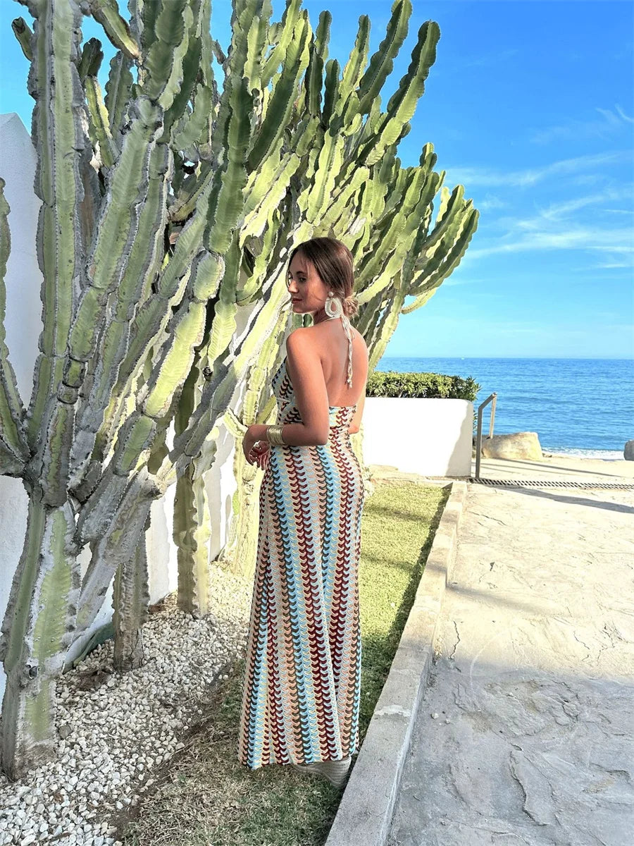 Robe Halter Décolleté V Profond Dos Nu — Soirée & Plage Été 2026