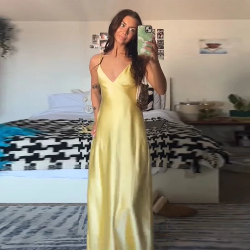 Robe Midi Satin Jaune Beurre — Dîner & Soirée Été 2026