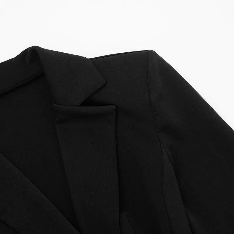 Robe Courte Chic Cintrée — Décolleté V & Double Boutonnage Manches Longues